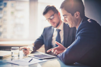 Colaborar con clientes y proveedores