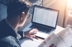 Integración vertical hacia atrás: Ventajas y riesgos
